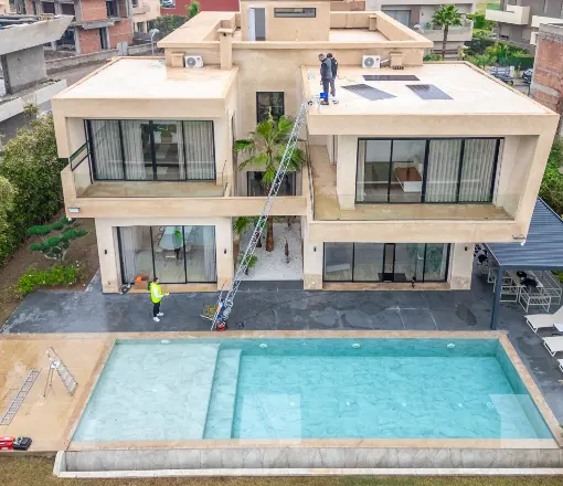 Chantier solaire sur villa à Marrakech